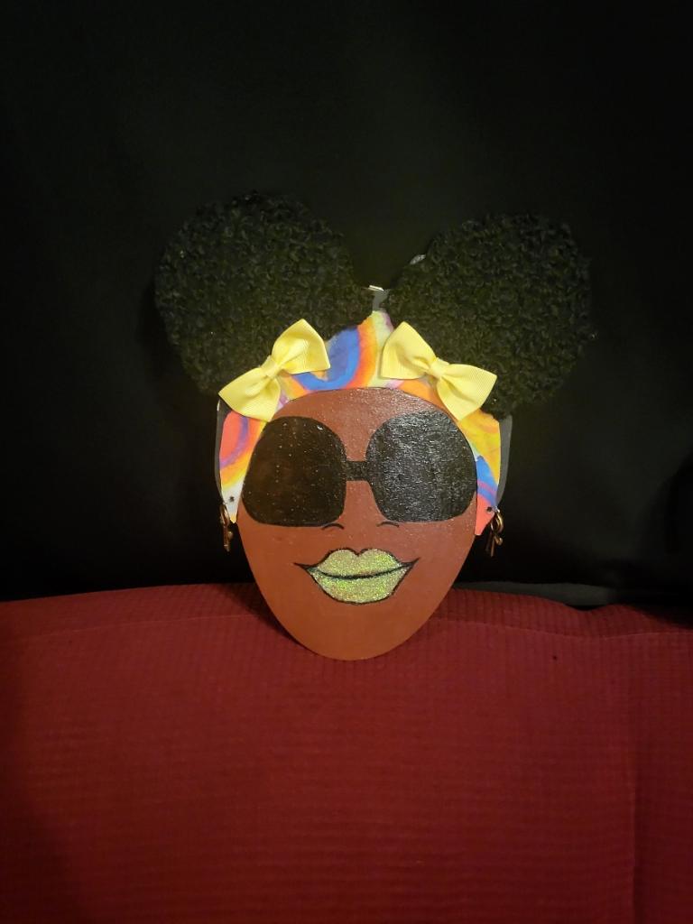 WOOD PLAQUE AFRO PUFF 2